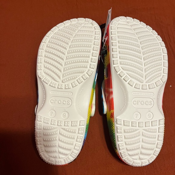 CROCS Vibrant Tie-Dye Clogs - Picture 3 of 3